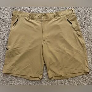 Columbia Men's Tan 10’ Shorts w/ side pockets and cargo zip pocket - Size 42
